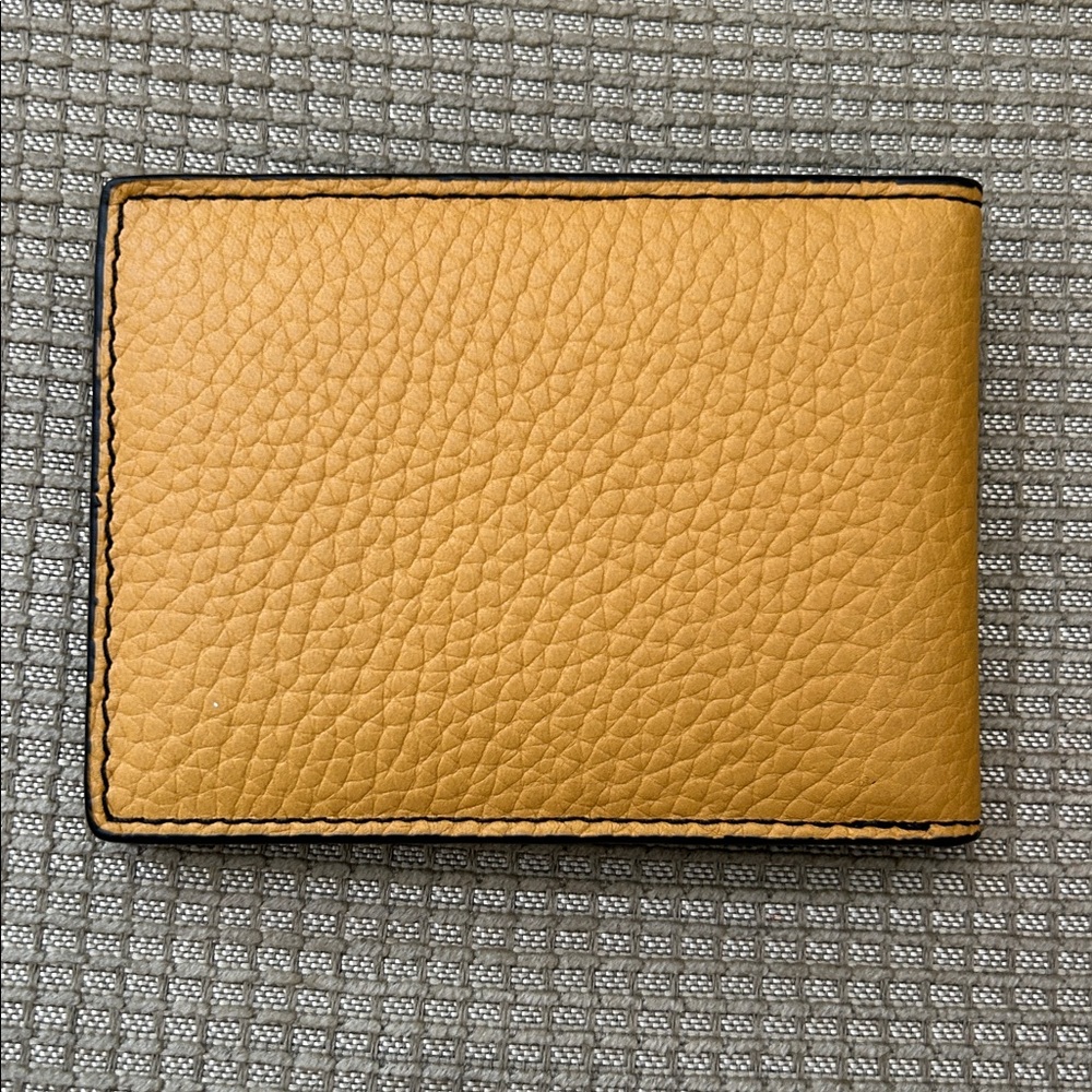 Michael Kors Pebbled Leather Bi Fold Compact ID Card Holder Wallet NWOT - Picture 2 of 7